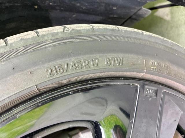 プリウス Ｓツーリングセレクションブラックエディション　新品タイヤ／純正エアロ／保証書／ディスプレイオーディオ９インチ／衝突安全装置／シートヒーター／車線逸脱防止支援システム／シート　合皮／ヘッドランプ　ＬＥＤ／ＵＳＢジャック　衝突被害軽減システム　ＥＴＣ（43枚目）