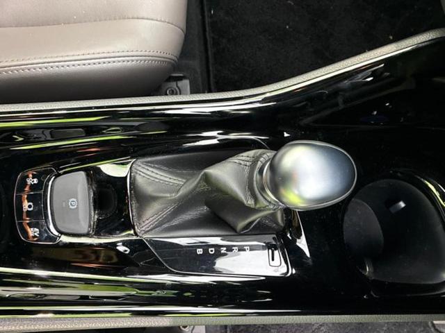 国産車から輸入車まで多様なお客様のニーズのお応えできるように、全国規模で豊富な在庫展開！車のことならＷＥＣＡＲＳへ！