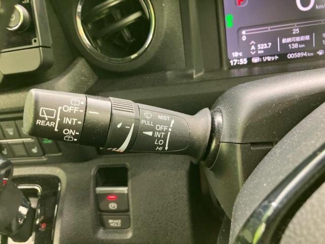 N-BOXカスタム 4WDコーディネートスタイル2トーン 保証書/純正 9インチ SDナビ/両側電動スライドドア/シートヒーター/車線逸脱防止支援システム/シート ハーフレザー/ヘッドランプ LED/USBジャック/Bluetooth接続/ETC 4WD(18枚目)