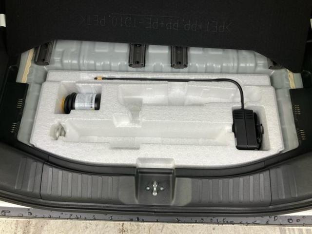 N-BOXカスタム 4WDコーディネートスタイル2トーン 保証書/純正 9インチ SDナビ/両側電動スライドドア/シートヒーター/車線逸脱防止支援システム/シート ハーフレザー/ヘッドランプ LED/USBジャック/Bluetooth接続/ETC 4WD(24枚目)