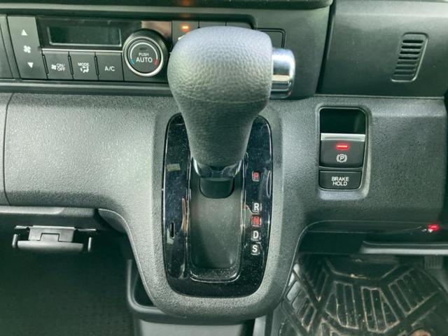 N-BOXカスタム 4WDコーディネートスタイル2トーン 保証書/純正 9インチ SDナビ/両側電動スライドドア/シートヒーター/車線逸脱防止支援システム/シート ハーフレザー/ヘッドランプ LED/USBジャック/Bluetooth接続/ETC 4WD(25枚目)