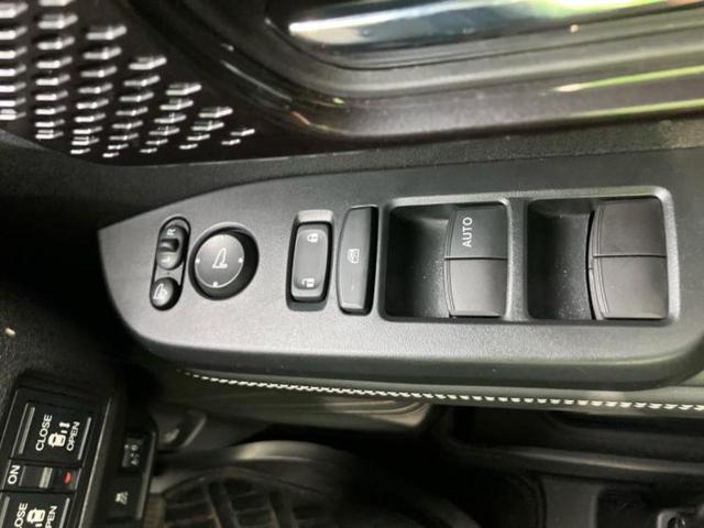 N-BOXカスタム 4WDコーディネートスタイル2トーン 保証書/純正 9インチ SDナビ/両側電動スライドドア/シートヒーター/車線逸脱防止支援システム/シート ハーフレザー/ヘッドランプ LED/USBジャック/Bluetooth接続/ETC 4WD(29枚目)