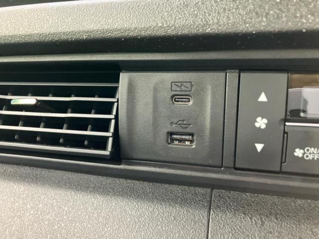 N-BOXカスタム 4WDコーディネートスタイル2トーン 保証書/純正 9インチ SDナビ/両側電動スライドドア/シートヒーター/車線逸脱防止支援システム/シート ハーフレザー/ヘッドランプ LED/USBジャック/Bluetooth接続/ETC 4WD(33枚目)