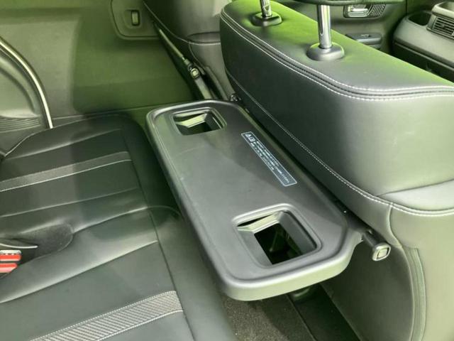 N-BOXカスタム 4WDコーディネートスタイル2トーン 保証書/純正 9インチ SDナビ/両側電動スライドドア/シートヒーター/車線逸脱防止支援システム/シート ハーフレザー/ヘッドランプ LED/USBジャック/Bluetooth接続/ETC 4WD(37枚目)