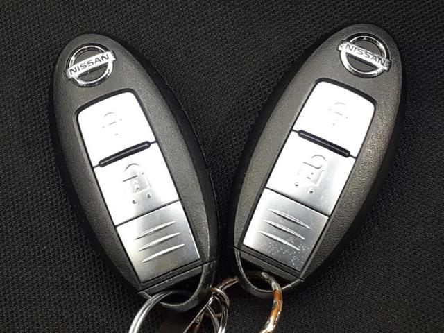 ノート Ｘ　保証書／社外　ＳＤナビ／ヘッドランプ　ＨＩＤ／ＥＴＣ／ＥＢＤ付ＡＢＳ／アイドリングストップ／ワンセグＴＶ／エアバッグ　運転席／エアバッグ　助手席／パワーウインドウ／エンジンスタートボタン　記録簿（35枚目）