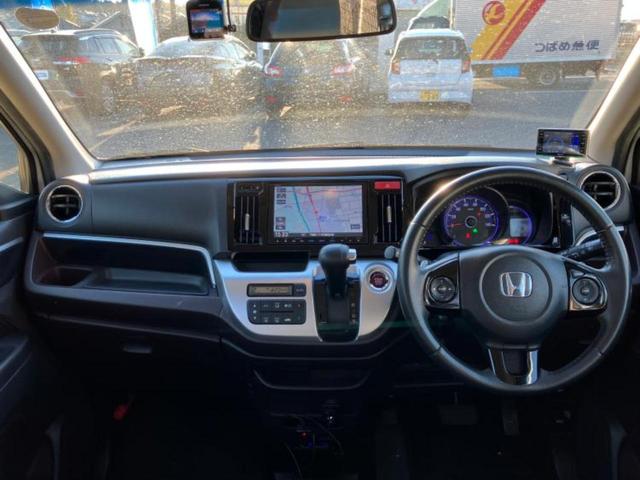 Ｎ－ＷＧＮカスタム Ｇ・ターボパッケージ　新品タイヤ／保証書／純正　８インチ　ＳＤナビ／車線逸脱防止支援システム／シート　ハーフレザー／ヘッドランプ　ＨＩＤ／Ｂｌｕｅｔｏｏｔｈ接続／ＥＴＣ／ＥＢＤ付ＡＢＳ／横滑り防止装置　バックカメラ　記録簿（4枚目）