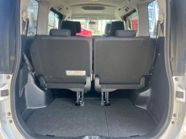 ヴォクシー ハイブリッドX 新品タイヤ/保証書/純正 SDナビ/衝突安全装置/電動スライドドア/ヘッドランプ LED/Bluetooth接続/ETC/EBD付ABS/横滑り防止装置/アイドリングストップ/バックモニター 記録簿(8枚目)