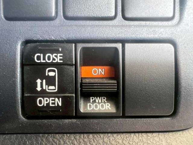 ヴォクシー ハイブリッドX 新品タイヤ/保証書/純正 SDナビ/衝突安全装置/電動スライドドア/ヘッドランプ LED/Bluetooth接続/ETC/EBD付ABS/横滑り防止装置/アイドリングストップ/バックモニター 記録簿(12枚目)