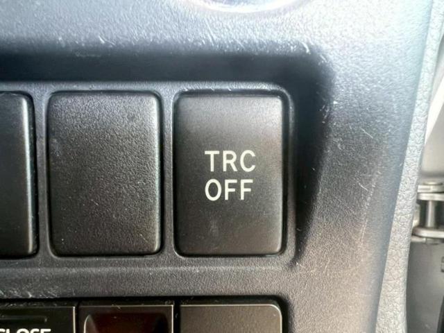 ヴォクシー ハイブリッドX 新品タイヤ/保証書/純正 SDナビ/衝突安全装置/電動スライドドア/ヘッドランプ LED/Bluetooth接続/ETC/EBD付ABS/横滑り防止装置/アイドリングストップ/バックモニター 記録簿(15枚目)