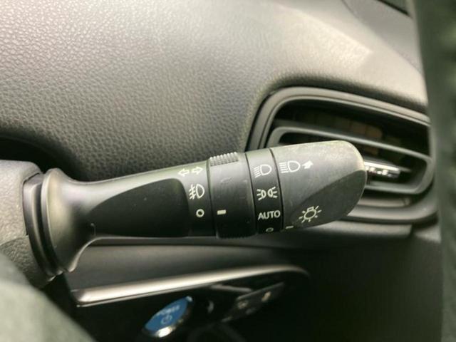 プリウス Ｓセーフティプラス　新品タイヤ／純正　ＳＤナビ／衝突安全装置／車線逸脱防止支援システム／パーキングアシスト　自動操舵／ヘッドランプ　ＬＥＤ／ＥＴＣ／ＥＢＤ付ＡＢＳ／横滑り防止装置／アイドリングストップ　ＬＥＤヘッドランプ（17枚目）