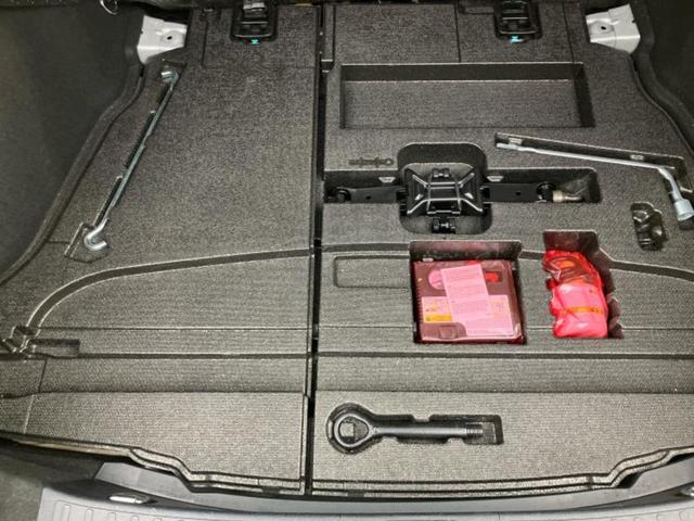 プリウス Ｓセーフティプラス　新品タイヤ／純正　ＳＤナビ／衝突安全装置／車線逸脱防止支援システム／パーキングアシスト　自動操舵／ヘッドランプ　ＬＥＤ／ＥＴＣ／ＥＢＤ付ＡＢＳ／横滑り防止装置／アイドリングストップ　ＬＥＤヘッドランプ（25枚目）