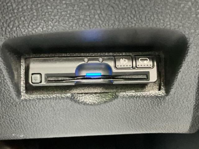 プリウス Ｓセーフティプラス　新品タイヤ／純正　ＳＤナビ／衝突安全装置／車線逸脱防止支援システム／パーキングアシスト　自動操舵／ヘッドランプ　ＬＥＤ／ＥＴＣ／ＥＢＤ付ＡＢＳ／横滑り防止装置／アイドリングストップ　ＬＥＤヘッドランプ（27枚目）