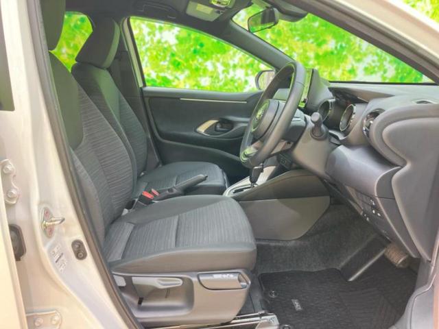 ヤリス Z 新品タイヤ/保証書/ディスプレイオーディオ/衝突安全装置/シートヒーター/車線逸脱防止支援システム/ヘッドランプ LED/ETC/EBD付ABS/横滑り防止装置/クルーズコントロール ワンオーナー(4枚目)