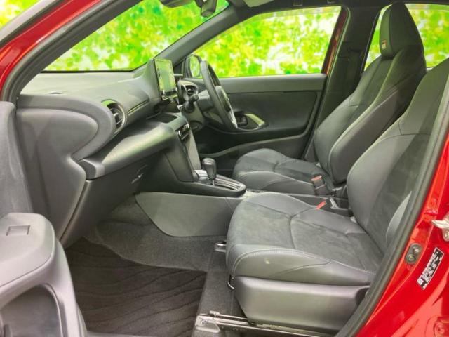 ヤリスクロス ハイブリッドGRスポーツ 保証書/ディスプレイオーディオ+ナビ8インチ/トヨタセーフティセンス/パノラミックビューモニター/車線逸脱防止支援システム/シート ハーフレザー/電動バックドア/ドライブレコーダー 前後 全周囲カメラ(6枚目)