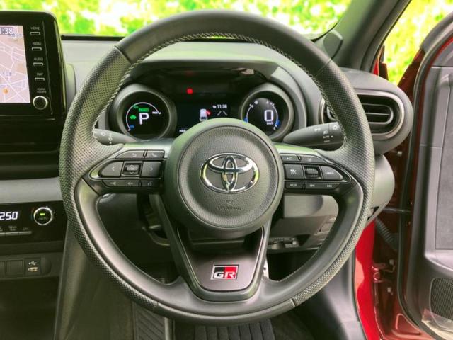 ヤリスクロス ハイブリッドGRスポーツ 保証書/ディスプレイオーディオ+ナビ8インチ/トヨタセーフティセンス/パノラミックビューモニター/車線逸脱防止支援システム/シート ハーフレザー/電動バックドア/ドライブレコーダー 前後 全周囲カメラ(13枚目)