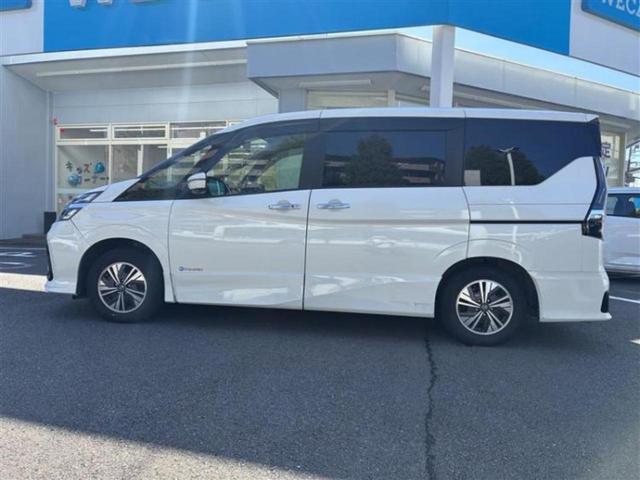 セレナ ｅパワーハイウェイスターＶ　保証書／純正　ＳＤナビ／インテリジェントルームミラー／エマージェンシーブレーキ／両側電動スライドドア／アラウンドビューモニター／車線逸脱防止支援システム／ドライブレコーダー　純正　衝突被害軽減システム（2枚目）