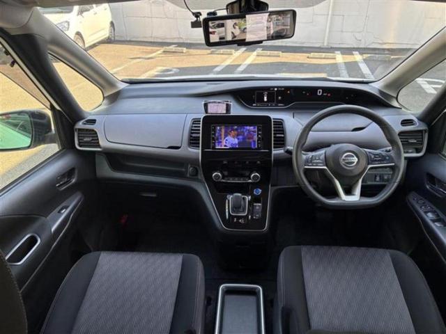 セレナ ｅパワーハイウェイスターＶ　保証書／純正　ＳＤナビ／インテリジェントルームミラー／エマージェンシーブレーキ／両側電動スライドドア／アラウンドビューモニター／車線逸脱防止支援システム／ドライブレコーダー　純正　衝突被害軽減システム（4枚目）