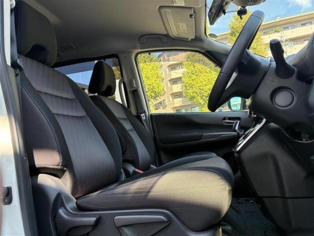 セレナ ｅパワーハイウェイスターＶ　保証書／純正　ＳＤナビ／インテリジェントルームミラー／エマージェンシーブレーキ／両側電動スライドドア／アラウンドビューモニター／車線逸脱防止支援システム／ドライブレコーダー　純正　衝突被害軽減システム（5枚目）