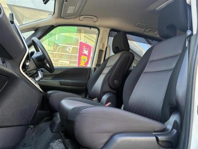 セレナ ｅパワーハイウェイスターＶ　保証書／純正　ＳＤナビ／インテリジェントルームミラー／エマージェンシーブレーキ／両側電動スライドドア／アラウンドビューモニター／車線逸脱防止支援システム／ドライブレコーダー　純正　衝突被害軽減システム（6枚目）