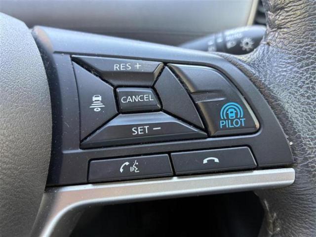 セレナ ｅパワーハイウェイスターＶ　保証書／純正　ＳＤナビ／インテリジェントルームミラー／エマージェンシーブレーキ／両側電動スライドドア／アラウンドビューモニター／車線逸脱防止支援システム／ドライブレコーダー　純正　衝突被害軽減システム（14枚目）