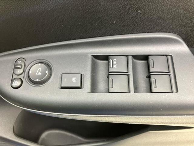 フィット 15X・Lパッケージ 保証書/純正 8インチ SDナビ/シート ハーフレザー/ドライブレコーダー 社外/ヘッドランプ LED/USBジャック/Bluetooth接続/HDMI接続/ETC/EBD付ABS/横滑り防止装置(28枚目)