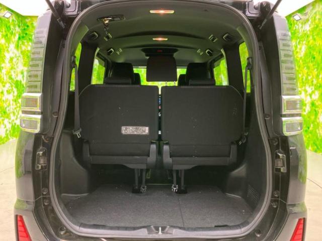 ヴォクシー ハイブリッドZSキラメキ2 保証書/純正 9インチ SDナビ/フリップダウンモニター 純正 12.1インチ/衝突安全装置/両側電動スライドドア/車線逸脱防止支援システム/ドライブレコーダー 前後/ヘッドランプ LED DVD再生(19枚目)