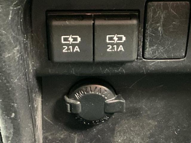 ヴォクシー ハイブリッドZSキラメキ2 保証書/純正 9インチ SDナビ/フリップダウンモニター 純正 12.1インチ/衝突安全装置/両側電動スライドドア/車線逸脱防止支援システム/ドライブレコーダー 前後/ヘッドランプ LED DVD再生(33枚目)