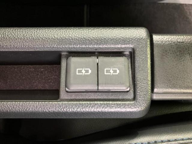 ヴォクシー ハイブリッドS-Z 純正 SDナビ/後席モニター 純正 12.3インチ/衝突安全装置/両側電動スライドドア/シートヒーター 前席/全方位モニター/車線逸脱防止支援システム/シート ハーフレザー 衝突被害軽減システム(40枚目)