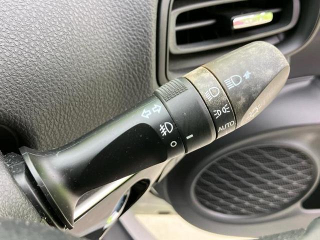 プリウス Ｓセーフティプラス　新品タイヤ／保証書／純正　ＳＤナビ／衝突安全装置／車線逸脱防止支援システム／ドライブレコーダー　純正／ヘッドランプ　ＨＩＤ／Ｂｌｕｅｔｏｏｔｈ接続／ＥＴＣ／ＥＢＤ付ＡＢＳ／横滑り防止装置　バックカメラ（15枚目）