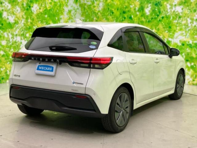 ノート Ｘ　保証書／純正　９インチ　ＳＤナビ／インテリジェントルームミラー／衝突安全装置／アラウンドビューモニター／車線逸脱防止支援システム／ドライブレコーダー　純正／ヘッドランプ　ＬＥＤ／ＵＳＢジャック　禁煙車（3枚目）