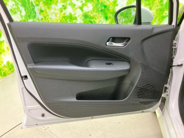 ノート Ｘ　保証書／純正　９インチ　ＳＤナビ／インテリジェントルームミラー／衝突安全装置／アラウンドビューモニター／車線逸脱防止支援システム／ドライブレコーダー　純正／ヘッドランプ　ＬＥＤ／ＵＳＢジャック　禁煙車（22枚目）