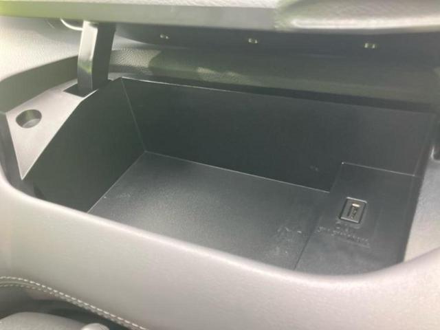 セレナ ｅパワーハイウェイスターＶ　純正　１０インチ　ＳＤナビ／衝突安全装置／両側電動スライドドア／車線逸脱防止支援システム／プロパイロット／ヘッドランプ　ＬＥＤ／ＥＴＣ／ＥＢＤ付ＡＢＳ／横滑り防止装置／アイドリングストップ　禁煙車（26枚目）