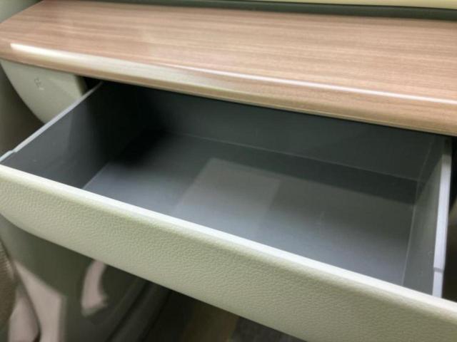 アルトラパン Ｓ　保証書／衝突安全装置／シートヒーター　運転席／ヘッドランプ　ＨＩＤ／ＥＢＤ付ＡＢＳ／横滑り防止装置／アイドリングストップ／エアバッグ　運転席／エアバッグ　助手席／衝突安全ボディ／パワーウインドウ（24枚目）