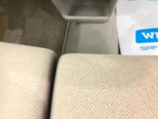 アルトラパン Ｓ　保証書／衝突安全装置／シートヒーター　運転席／ヘッドランプ　ＨＩＤ／ＥＢＤ付ＡＢＳ／横滑り防止装置／アイドリングストップ／エアバッグ　運転席／エアバッグ　助手席／衝突安全ボディ／パワーウインドウ（29枚目）