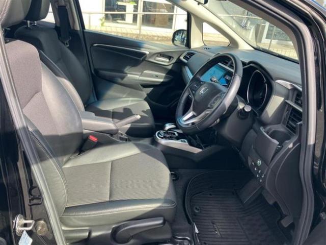 フィットハイブリッド ハイブリッド・Ｌホンダセンシング　新品タイヤ／純正　８インチ　ＳＤナビ／ホンダセンシング／車線逸脱防止支援システム／ヘッドランプ　ＬＥＤ／Ｂｌｕｅｔｏｏｔｈ接続／ＥＴＣ／ＥＢＤ付ＡＢＳ／横滑り防止装置／アイドリングストップ　禁煙車（5枚目）