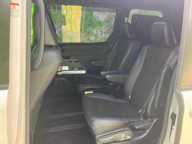 ノア ハイブリッドＳｉダブルバイビー２　保証書／純正　９インチ　ＳＤナビ／衝突安全装置／両側電動スライドドア／シートヒーター　前席／車線逸脱防止支援システム／シート　ハーフレザー／ヘッドランプ　ＬＥＤ／Ｂｌｕｅｔｏｏｔｈ接続　バックカメラ（7枚目）