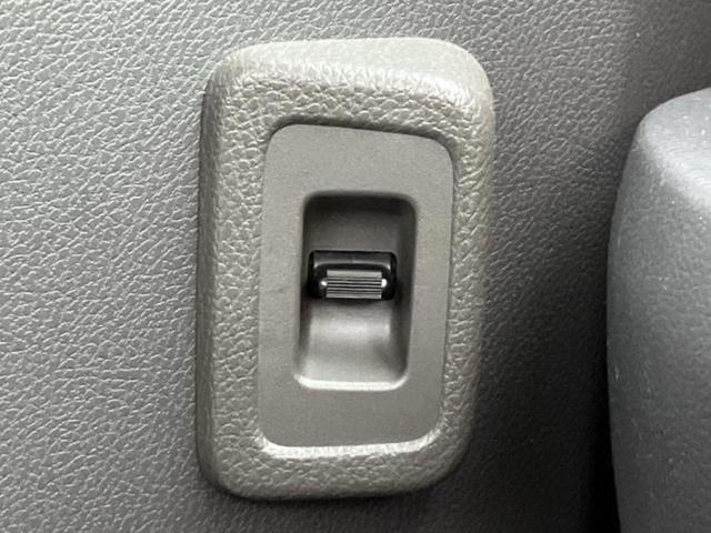 お車に合わせて無料保証以外にも、保証範囲、期間、距離を拡充させた有料保証もご用意しております!中古車の購入が初めてで不安・・・というお客様もご安心ください!