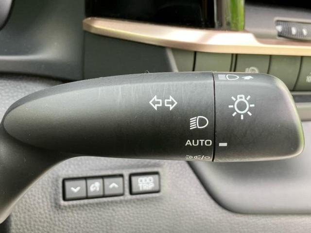 クラウンスポーツ ４ＷＤ　Ｚ　保証書／純正　１１インチ　ＳＤナビ／デジタルインナーミラー／トヨタセーフティセンス／シートヒーター／全方位モニター／車線逸脱防止支援システム／シート　フルレザー／パーキングアシスト　自動操舵　革シート（15枚目）