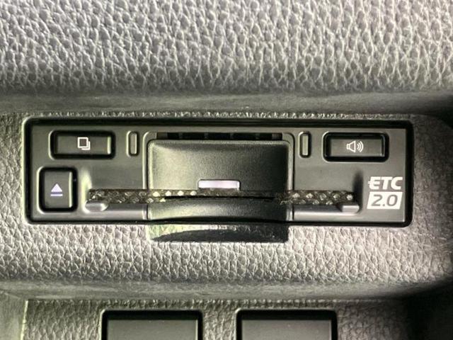 クラウンスポーツ ４ＷＤ　Ｚ　保証書／純正　１１インチ　ＳＤナビ／デジタルインナーミラー／トヨタセーフティセンス／シートヒーター／全方位モニター／車線逸脱防止支援システム／シート　フルレザー／パーキングアシスト　自動操舵　革シート（18枚目）