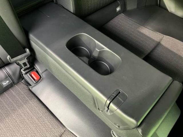 ヤリスクロス 4WDハイブリッドZ 純正エアロ/保証書/ディスプレイオーディオ+ナビ8インチ/トヨタセーフティセンス/シートヒーター/パノラミックビューモニター/車線逸脱防止支援システム/シート ハーフレザー 衝突被害軽減システム(29枚目)