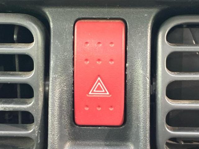 キャリイトラック ４ＷＤ　ＫＣ　新品タイヤ／保証書／禁煙車／エアバッグ　運転席／ワンオーナー／マニュアルエアコン／取扱説明書／ユーザー買取車／最大積載量３５０ｋｇ／アクセサリーソケット／間欠ワイパー／ヘッドライトレベライザー／三方開（18枚目）