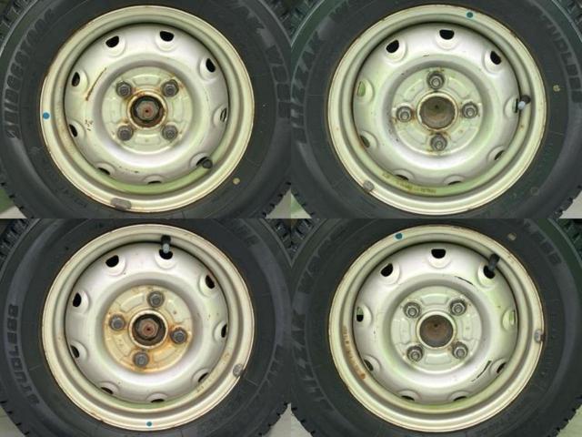 キャリイトラック ４ＷＤ　ＫＣ　新品タイヤ／保証書／禁煙車／エアバッグ　運転席／ワンオーナー／マニュアルエアコン／取扱説明書／ユーザー買取車／最大積載量３５０ｋｇ／アクセサリーソケット／間欠ワイパー／ヘッドライトレベライザー／三方開（48枚目）