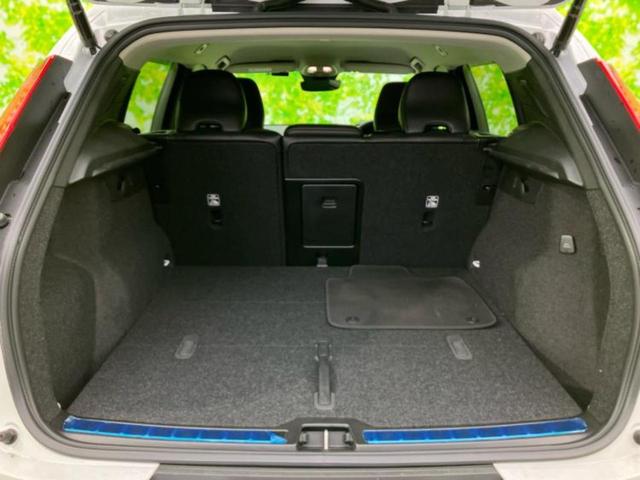 ＸＣ４０ ４ＷＤウルトラＢ４　ＡＷＤ　保証書／ディスプレイオーディオ＋ナビ９インチ／シートヒーター　前席／全方位モニター／車線逸脱防止支援システム／シート　フルレザー／電動バックドア／ドライブレコーダー　前後　革シート　全周囲カメラ（8枚目）