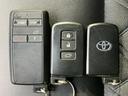 プレミアム　保証書／社外　ＨＤＤナビ／トヨタセーフティセンス／車線逸脱防止支援システム／シート　合皮／電動バックドア／ヘッドランプ　ＬＥＤ／ＥＴＣ／ＥＢＤ付ＡＢＳ／横滑り防止装置／アイドリングストップ　電動シート（34枚目）