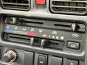 ４ＷＤ　ＫＣ　新品タイヤ／保証書／禁煙車／エアバッグ　運転席／ワンオーナー／マニュアルエアコン／取扱説明書／ユーザー買取車／最大積載量３５０ｋｇ／アクセサリーソケット／間欠ワイパー／ヘッドライトレベライザー／三方開（23枚目）