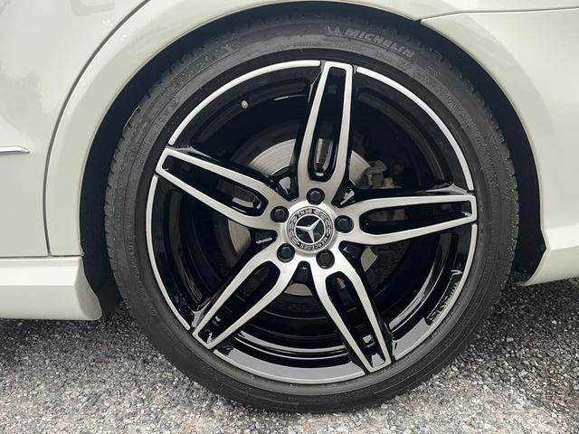 Eクラスステーションワゴン E350 ステーションワゴン アバンギャルド E350 ステーションワゴン アバンギャルド(5名)AMGスポーツパッケージ 19インチAMG専用デザインアルミホイール(31枚目)