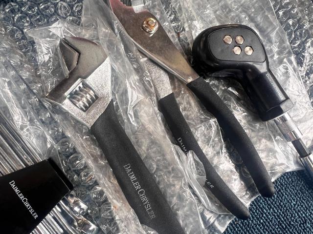 ダッジ・バイパー GTS V10 ダッジバンパー GTS 8.0L V10エンジン 6速MT ディーラー車 Bremboブレーキキャリパー kw車高調サス GTSロゴ入りフロアマット シルバーストライプ(71枚目)