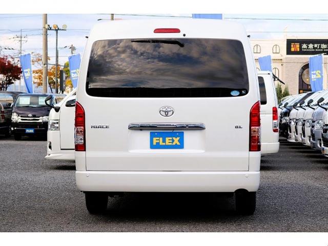 ハイエースワゴン GL トヨタ純正SDナビ フルセグTV 後席フリップダウンモニター バットフェイスボンネット パワースライドド シートカバー トヨタ純正アルミホイール LEDヘッドライト プッシュスタート スマートキー(7枚目)