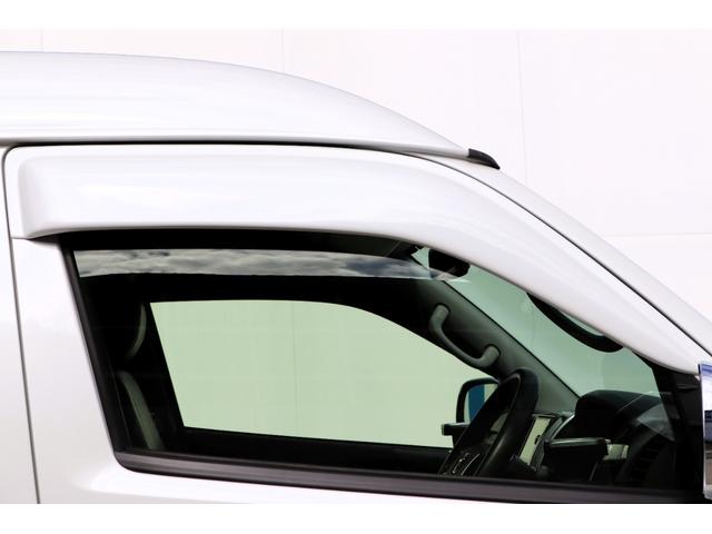 ハイエースワゴン GL トヨタ純正SDナビ フルセグTV 後席フリップダウンモニター バットフェイスボンネット パワースライドド シートカバー トヨタ純正アルミホイール LEDヘッドライト プッシュスタート スマートキー(31枚目)