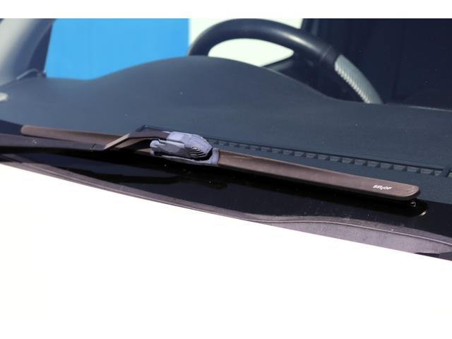 レジアスエースバン ロングワイドスーパーGL フローリング施工 バタフライセカンドシート ベットキット 防虫ネット ルームキャリア シートカバー イクリプスナビ 後席フリップダウンモニター ETC インナーブラックヘッドライト(26枚目)